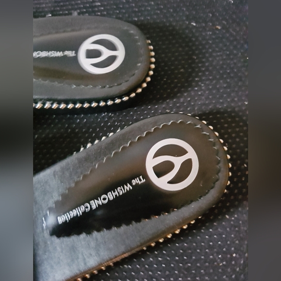 Wishbone sandals / flats . Leather/gem belt on top . Size 8 - Picture 5 of 7